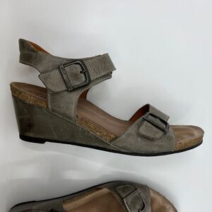 TAOS Buckle Up Wedge Sandals Leather Gray Women 41 10-10.5 Cork‎ Comfort